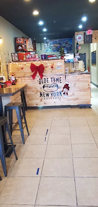 Olde Tyme New York Hot Dogs Picture 2