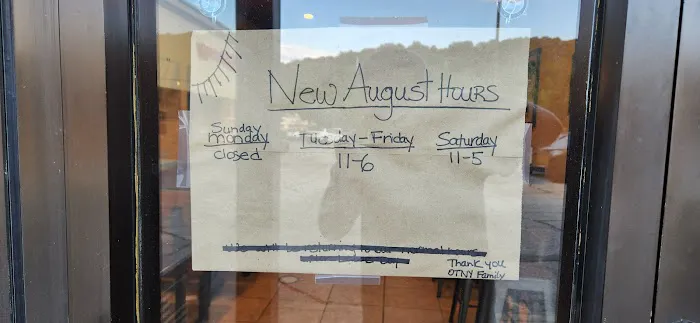 Olde Tyme New York Hot Dogs Picture 5