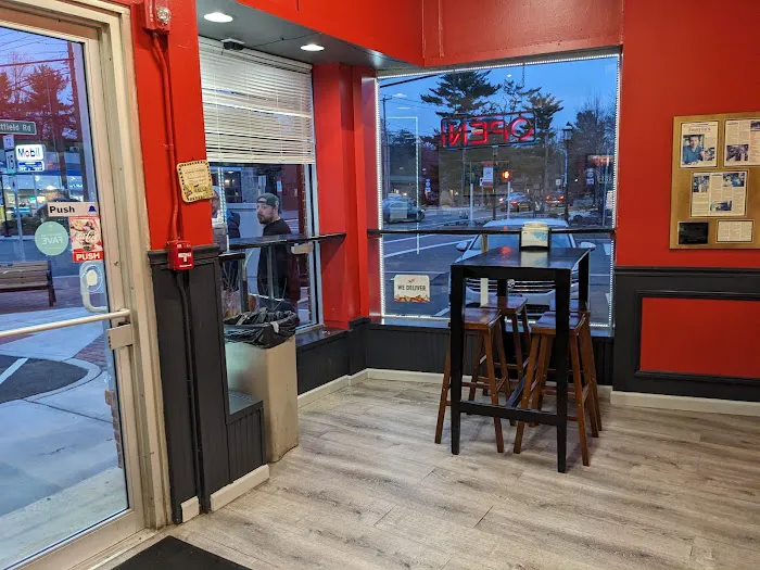 Maione's Pizza Kitchen Picture 8