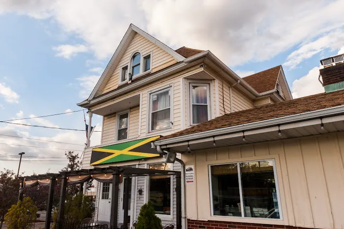 Kingston Kafe Picture 9