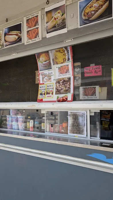 Short Beach Canteen Picture 3