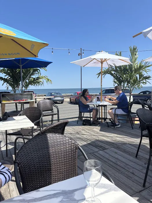 Riley's by The Seawa;; Picture 3