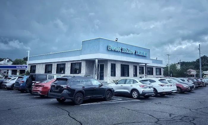 Sweet Hollow Diner Picture 3