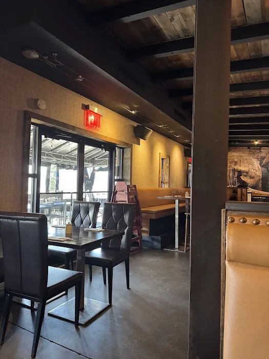 Aiko Asian Bistro Picture 7