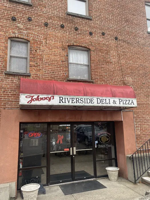 Riverside Deli & Pizza Picture 2