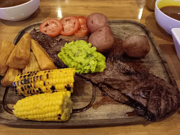 Noches de Colombia Newburgh Picture 3