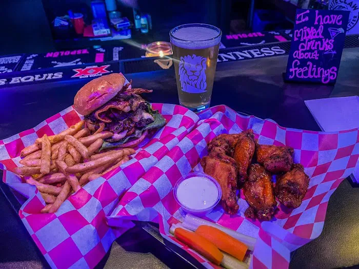 1 Fifty 1 Bar & Grill Picture 1