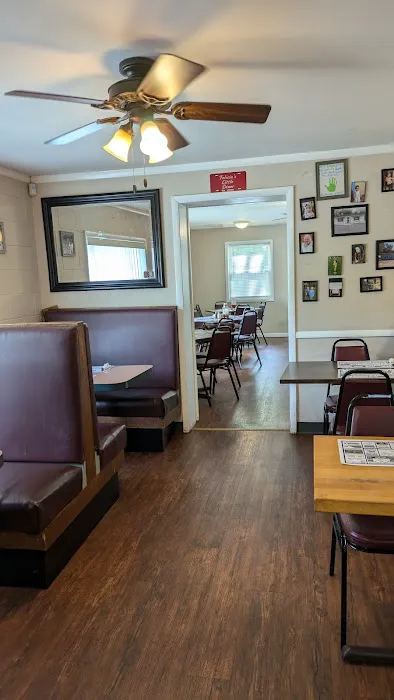 Felicia's Little Diner Picture 1