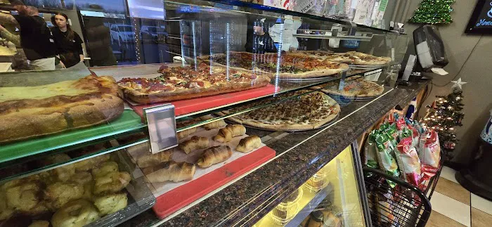 Little Pops Pizza Picture 1