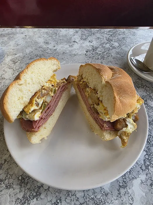 Pikeview Diner Picture 2