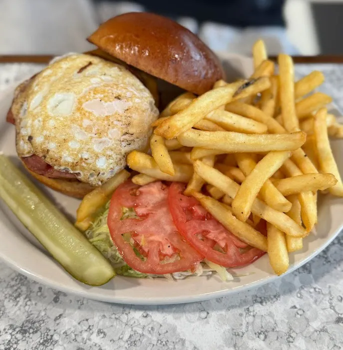 Pikeview Diner Picture 7