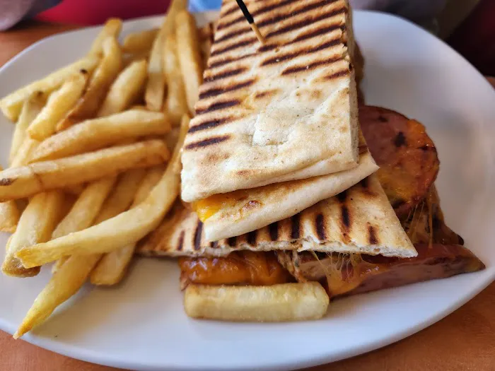 Huck Finn Diner Picture 9