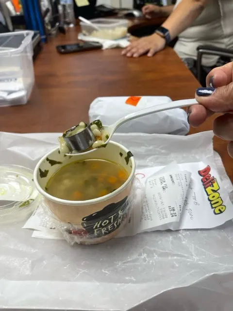 Deli Zone Gourmet Pizza & Catering Picture 4