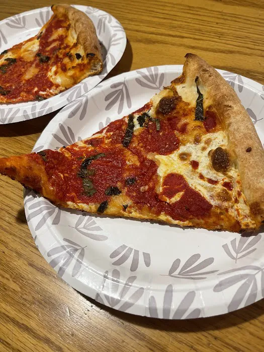 Parisi’s Pizza & Pasta of Massapequa Picture 4