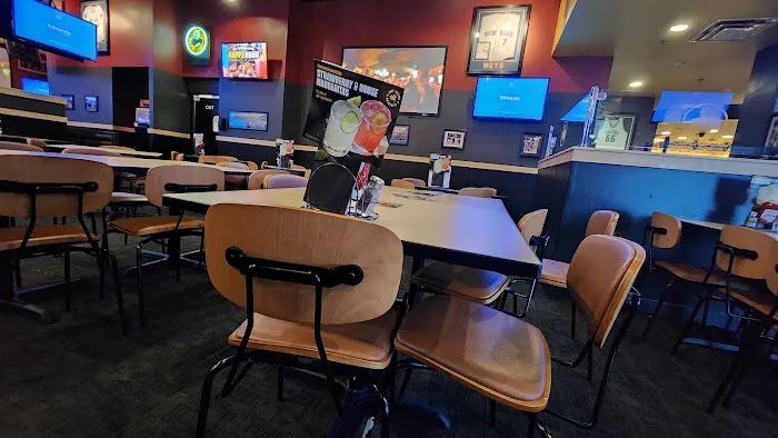 Buffalo Wild Wings Picture 1