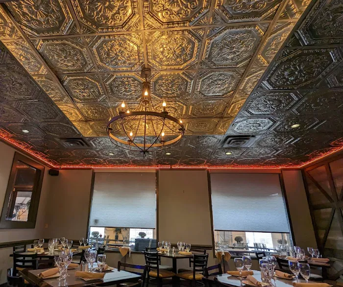 Bistro 1051 Picture 10