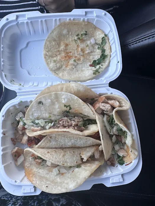 Quintana's Mexican Restaurant & Bakery Picture 6