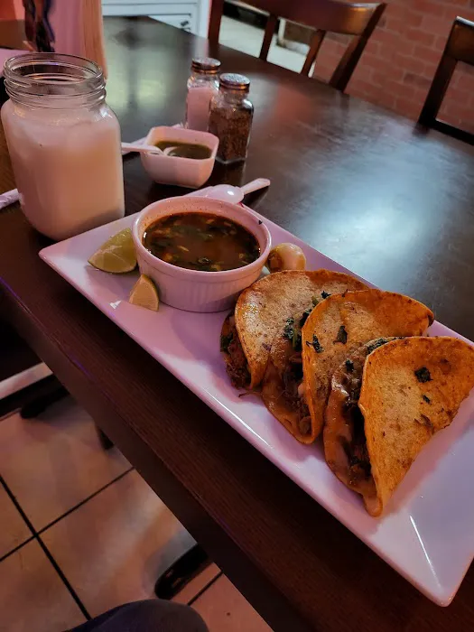 Quintana's Mexican Restaurant & Bakery Picture 2