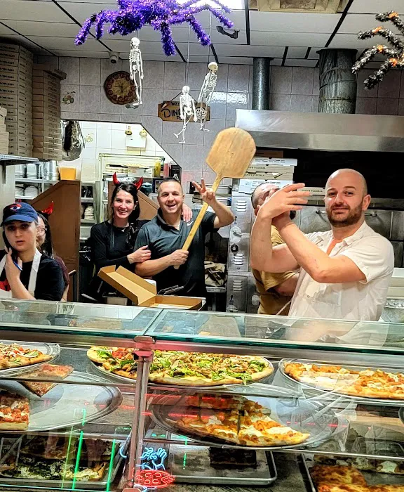 Dino's Pizzeria Picture 6