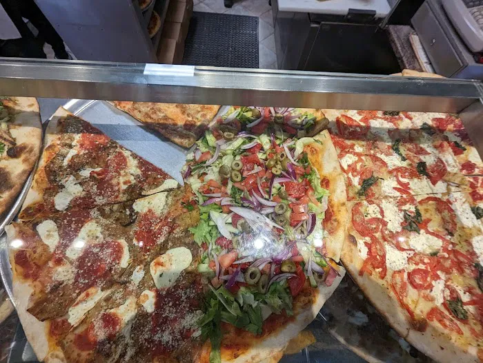Dino's Pizzeria Picture 9