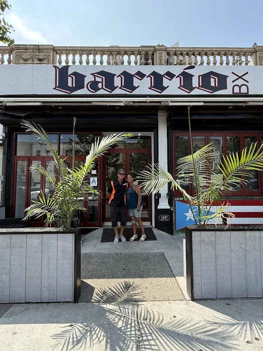 Barrio BX Picture 2