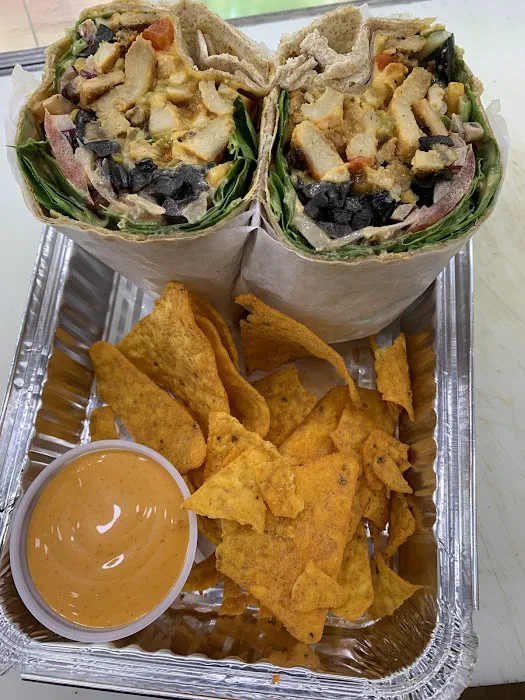 CASTEL EXPRESS GOURMET DELI Picture 3