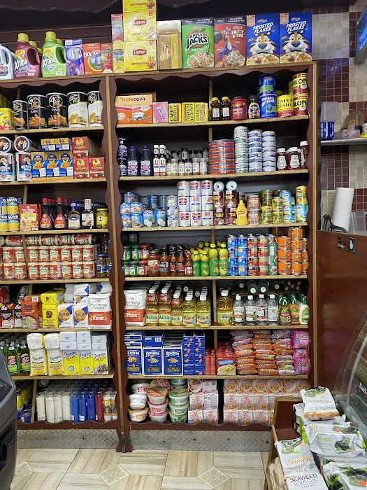 CASTEL EXPRESS GOURMET DELI Picture 9