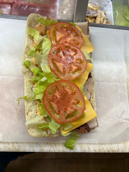 CASTEL EXPRESS GOURMET DELI Picture 5
