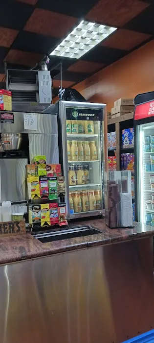 Hill Top Deli and Grill Picture 1