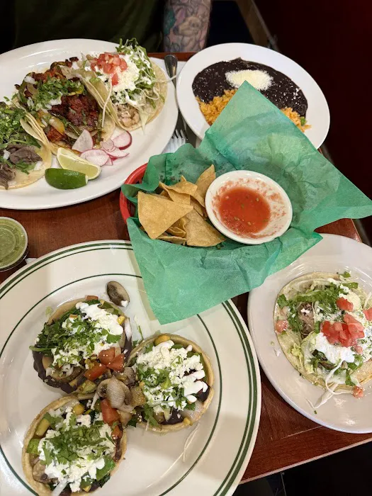 Taqueria Tlaxcalli Picture 3