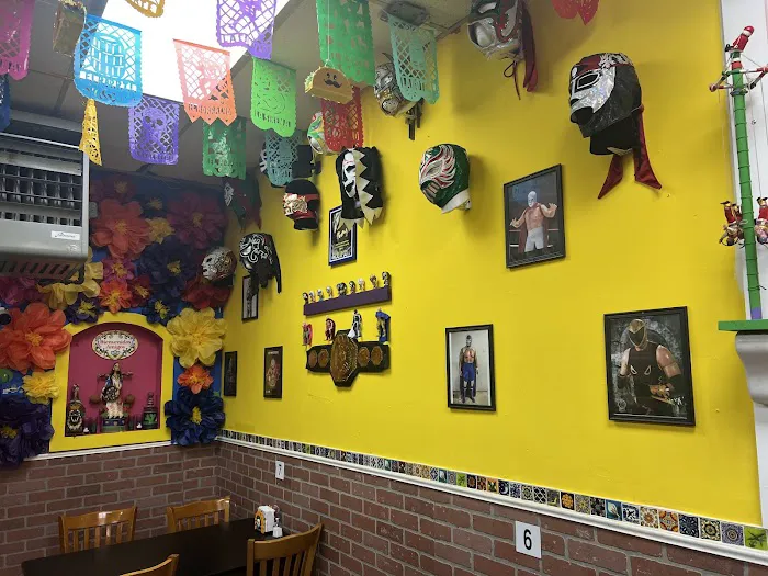 Taqueria el chiltepin Picture 10