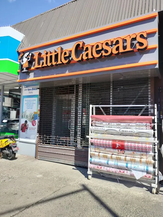 Little Caesars Pizza Picture 10