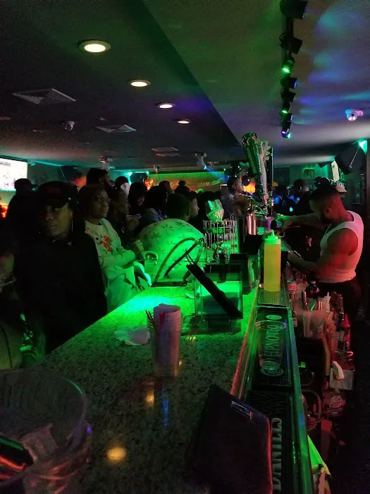 Last Stop Bar & Grill Picture 9