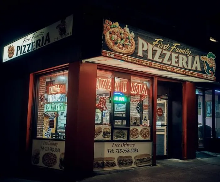 Santiago First Family Pizzeria Picture 4