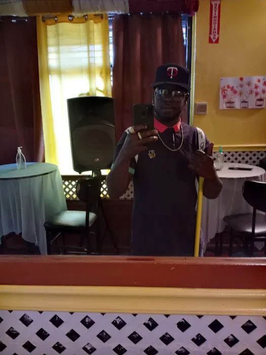 St Bess Jamaican Restaurant Picture 9
