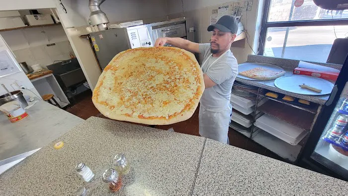 Cross Bronx Pizzeria Picture 2