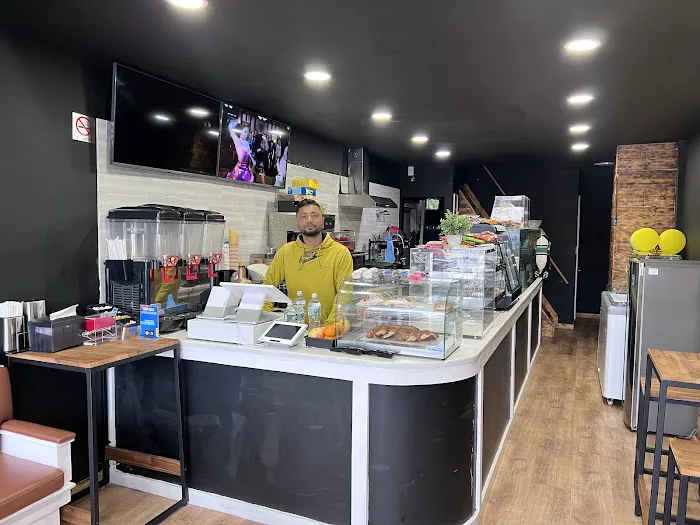 Halal Fast Food and Coffee Picture 4