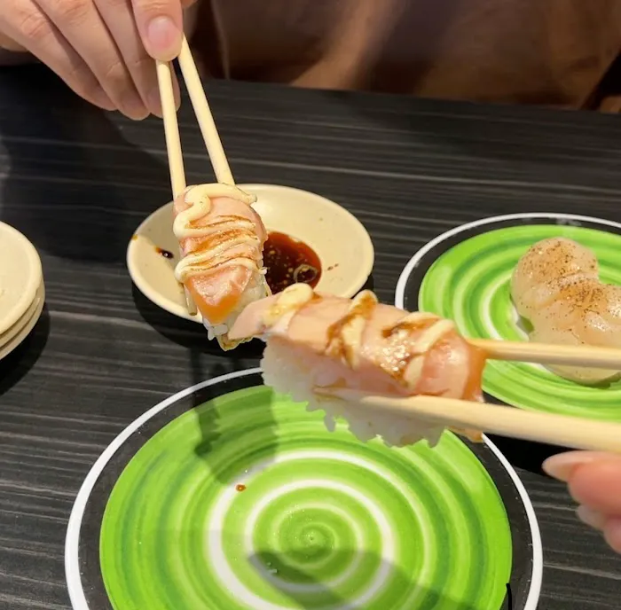 Kura Revolving Sushi Bar Picture 6
