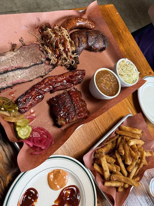 OISO BBQ PIT (Texas Barbecue & Seafood Boil) Picture 3