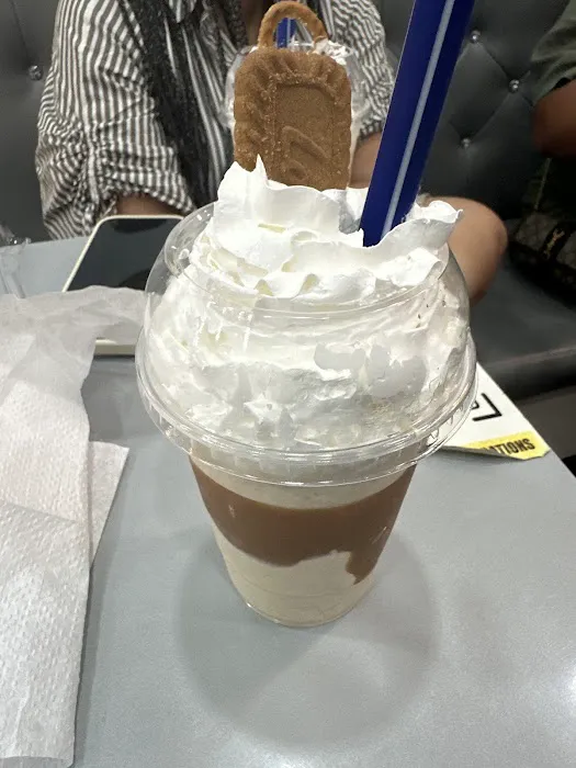 Chocolate House Englewood Picture 4
