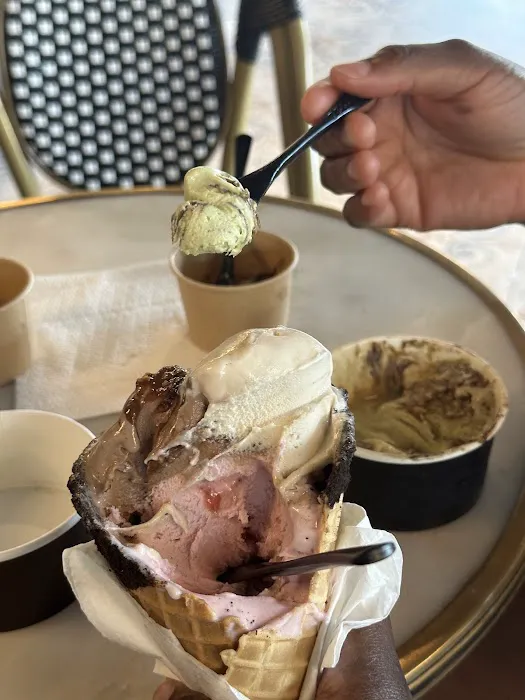 Bianco Nero Gelato Picture 10
