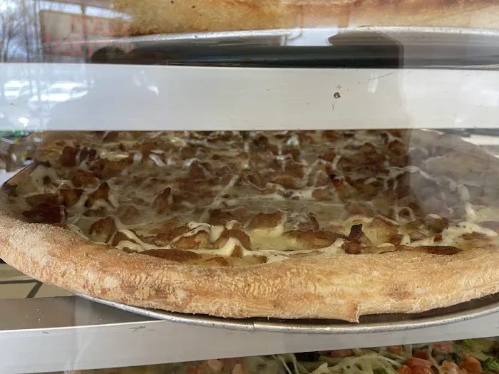 Vittorio's Pizzeria Picture 2
