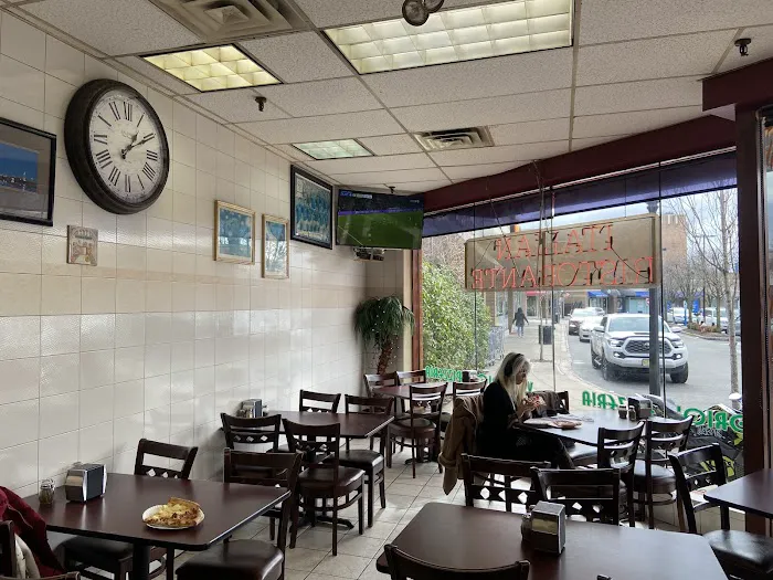 Vittorio's Pizzeria Picture 9