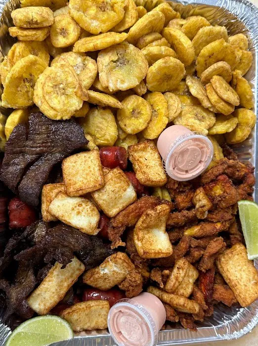 La Ceniza Deli Grocery & Grill Picture 3
