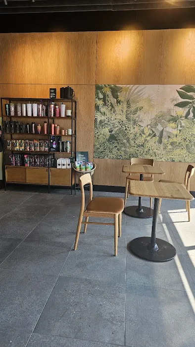 Starbucks Picture 3