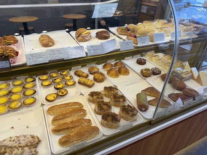 Chateraise & Donuts Picture 6