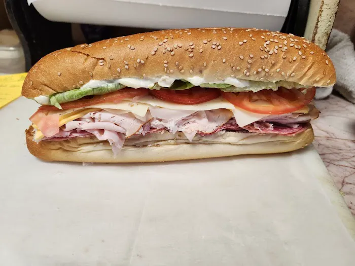 Bowne Park Deli Picture 4