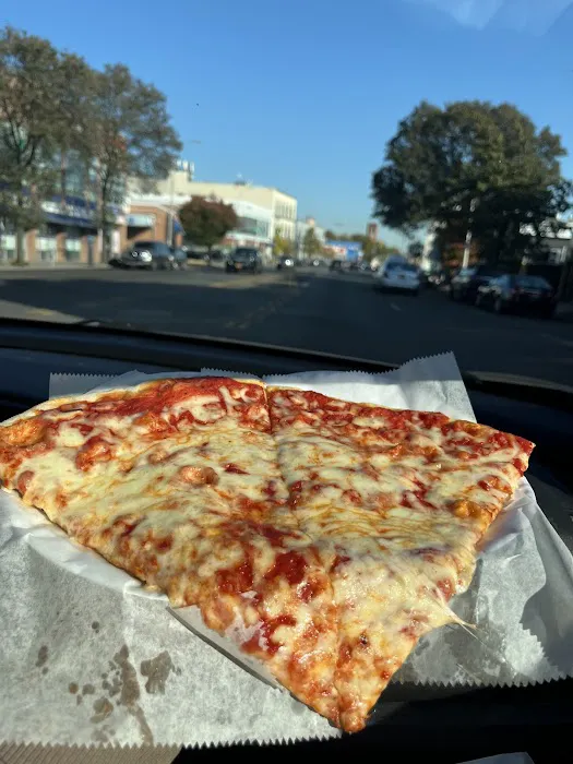 X-tra Cheese Pizzeria Picture 1