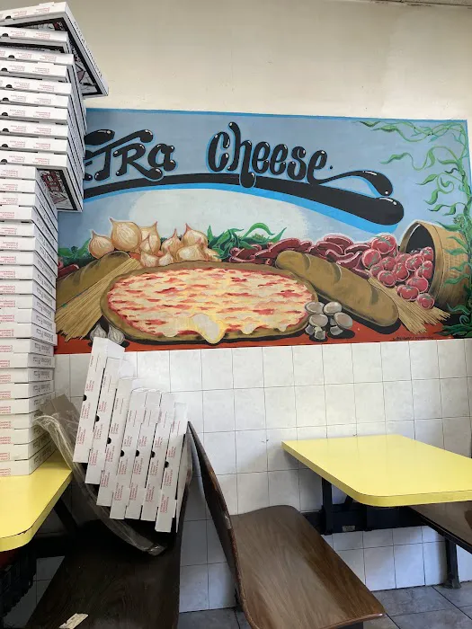 X-tra Cheese Pizzeria Picture 3