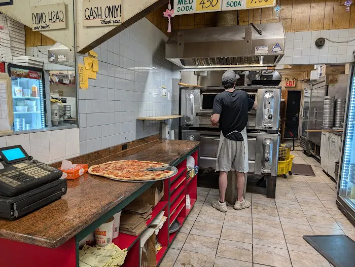 X-tra Cheese Pizzeria Picture 7